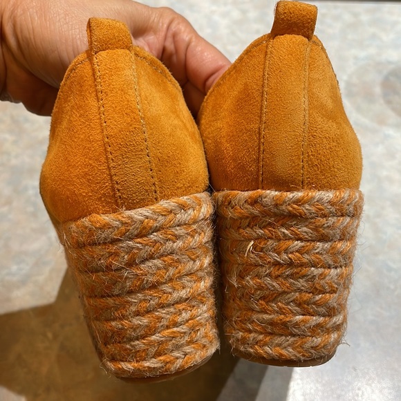 Donald Pliner orange suede wedge shoes (sz 10) - Picture 9 of 12